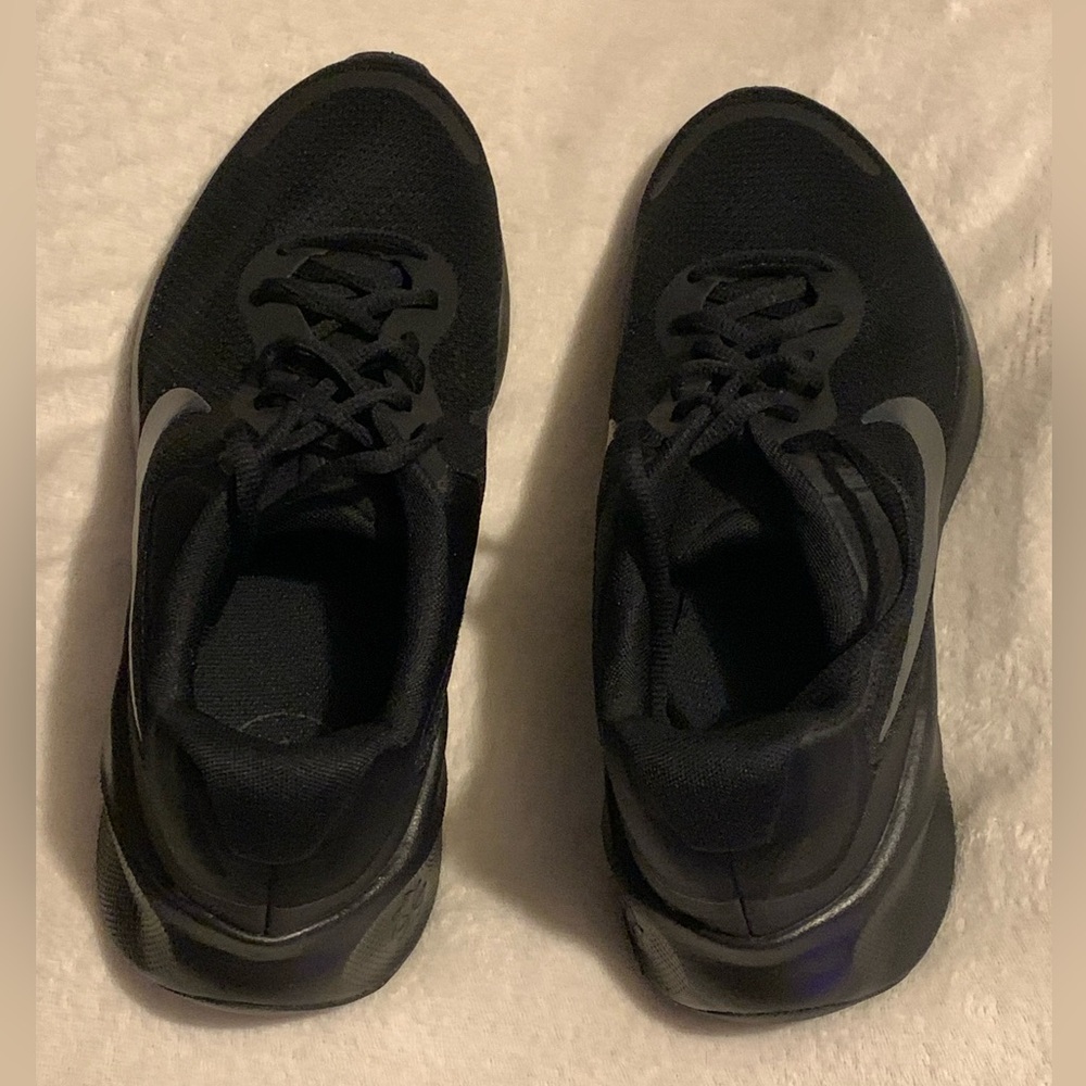 NIKE Revolution 7 Black Size 11 Shoes - Picture 2 of 13